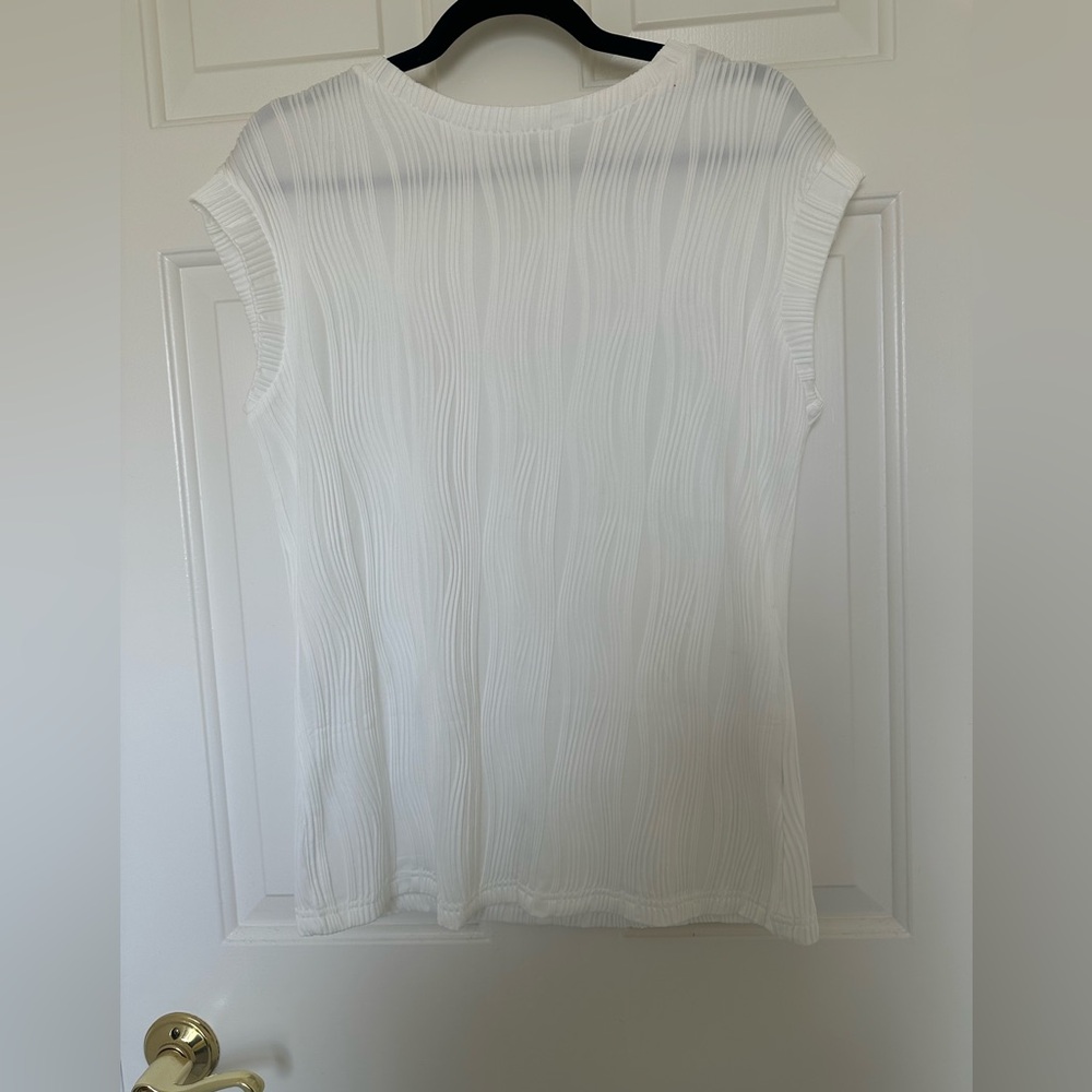 Elegant White Sleeveless Top